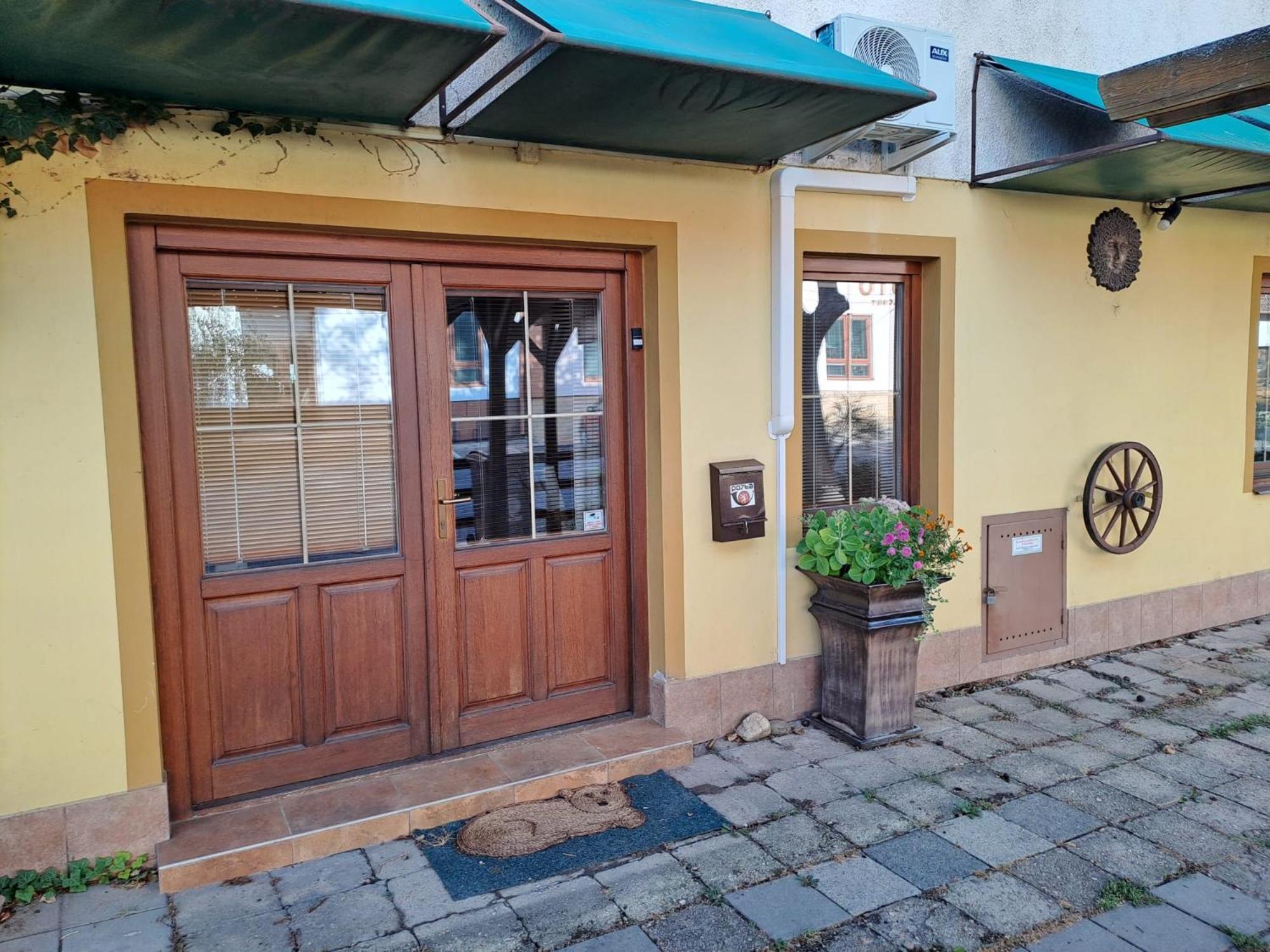 Apartman Romana Postorna エクステリア 写真